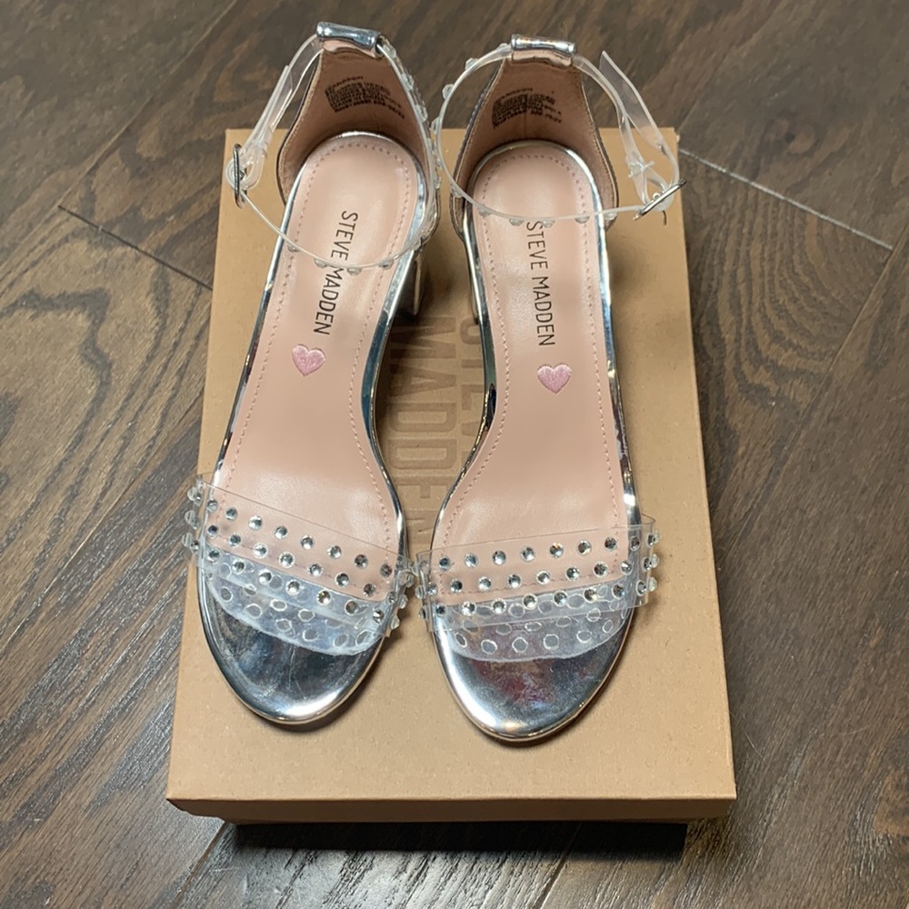 Steve Madden Shoes for Girls- Size 2 - Picture 2 of 9